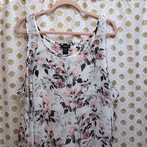 Torrid floral High Low too size 2(18/20)